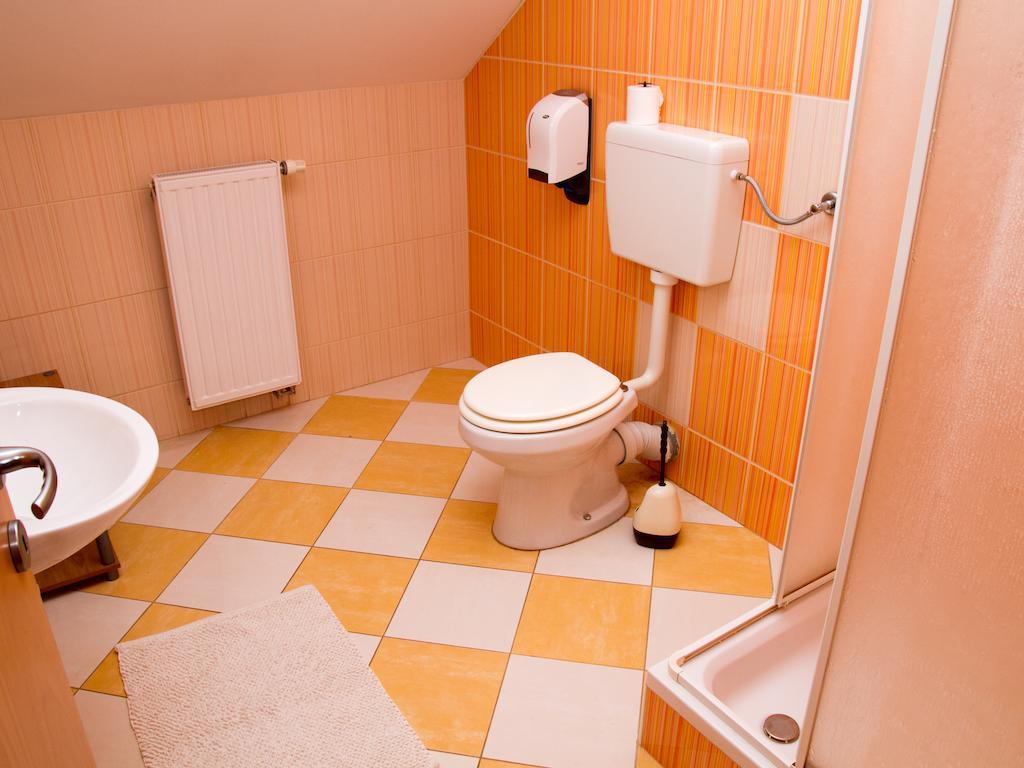 Guest House Pri Treh Lipah Πτούι Δωμάτιο φωτογραφία