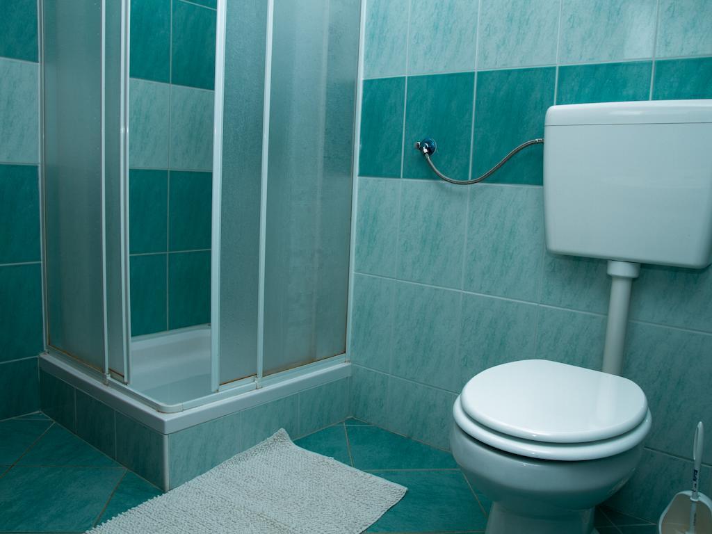 Guest House Pri Treh Lipah Πτούι Δωμάτιο φωτογραφία