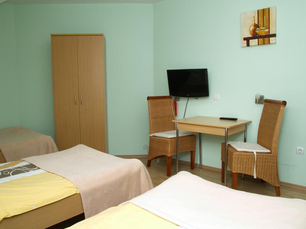 Guest House Pri Treh Lipah Πτούι Δωμάτιο φωτογραφία