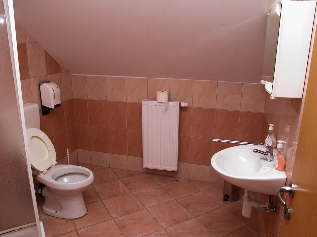 Guest House Pri Treh Lipah Πτούι Εξωτερικό φωτογραφία