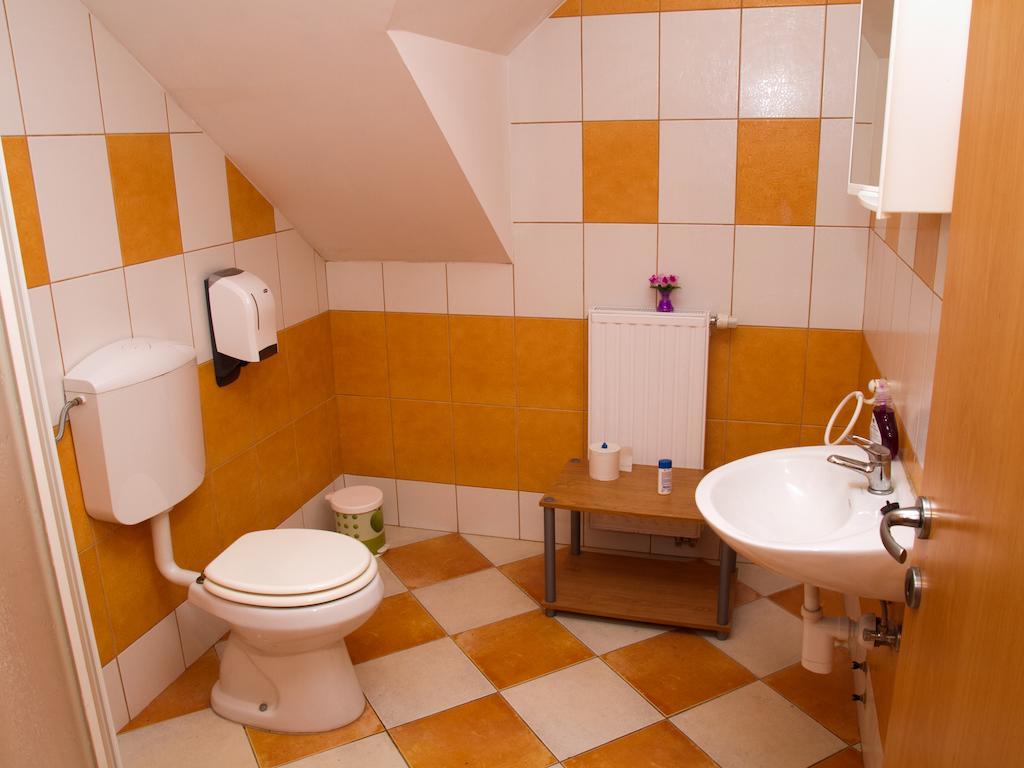 Guest House Pri Treh Lipah Πτούι Εξωτερικό φωτογραφία