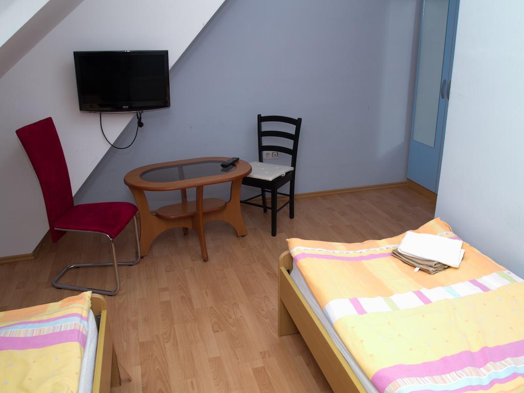 Guest House Pri Treh Lipah Πτούι Εξωτερικό φωτογραφία