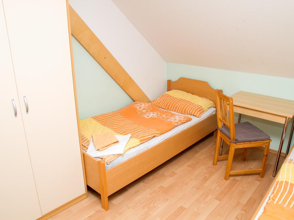 Guest House Pri Treh Lipah Πτούι Εξωτερικό φωτογραφία