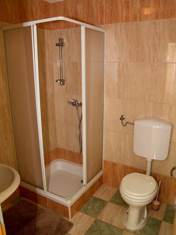 Guest House Pri Treh Lipah Πτούι Εξωτερικό φωτογραφία